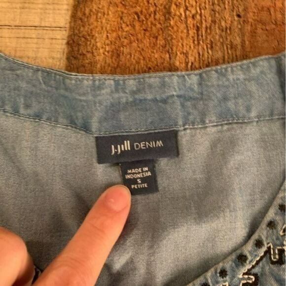 J. Jill womens denim 3/4 bell sleeve top with embroidered -SP - Picture 5 of 10